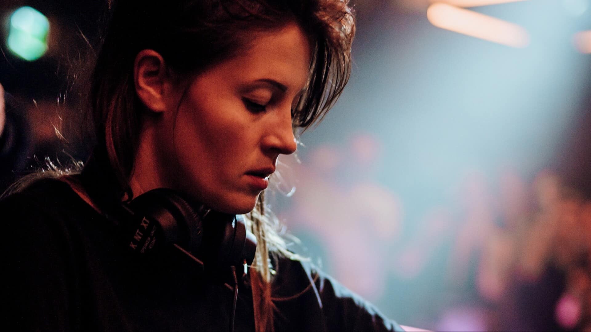 La DJ Belga Charlotte de Witte volvió a ser elegida como la mejor DJ de techno del mundo La DJ Belga Charlotte de Witte volvió a ser elegida como la mejor DJ de techno del mundo